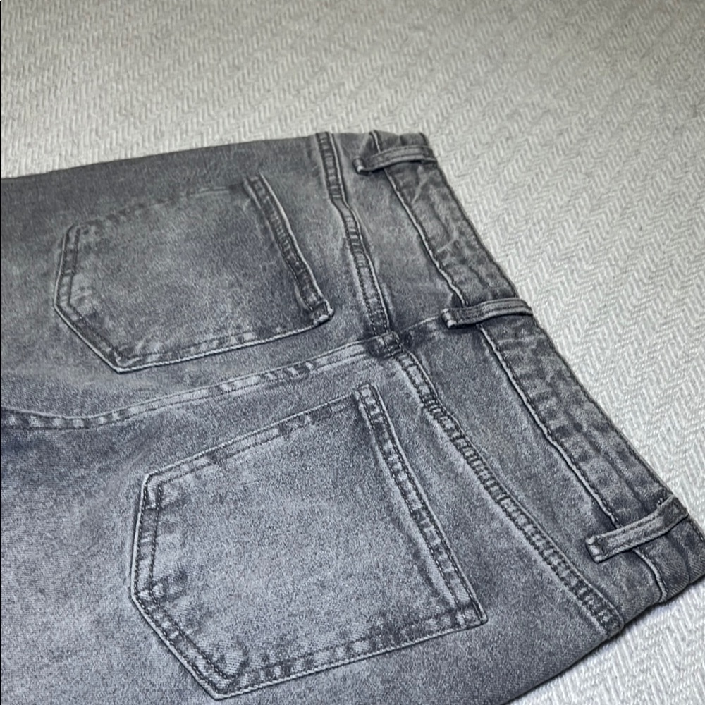 Papaya Denim Grey high rise Jeans.  Size 10. - Picture 4 of 11